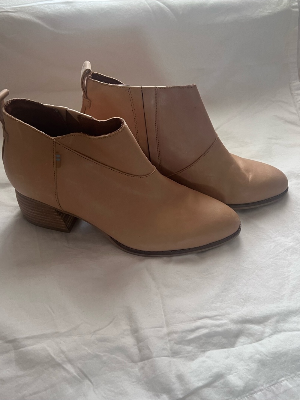Toms Women's Tan Leather Ankle Booties